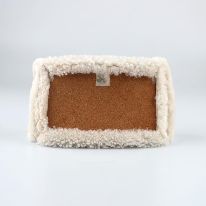 TEDDY HONEY Crafted from plush shearling, Teddy cover offers a soft and cozy feel. customize Fit to Kelly handbag, Birkin handbag