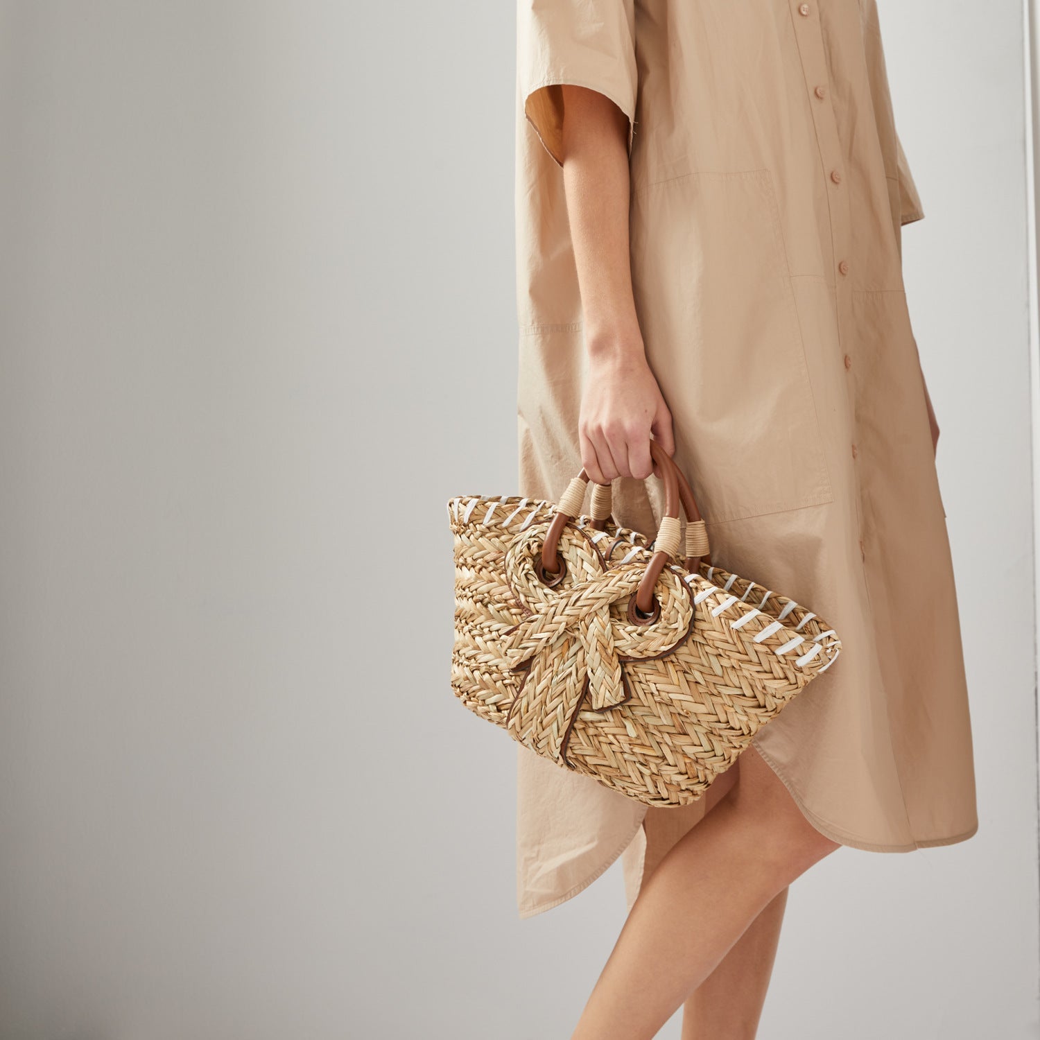Women’s Handmade Woven Bowknot Basket Tote Bags image 2