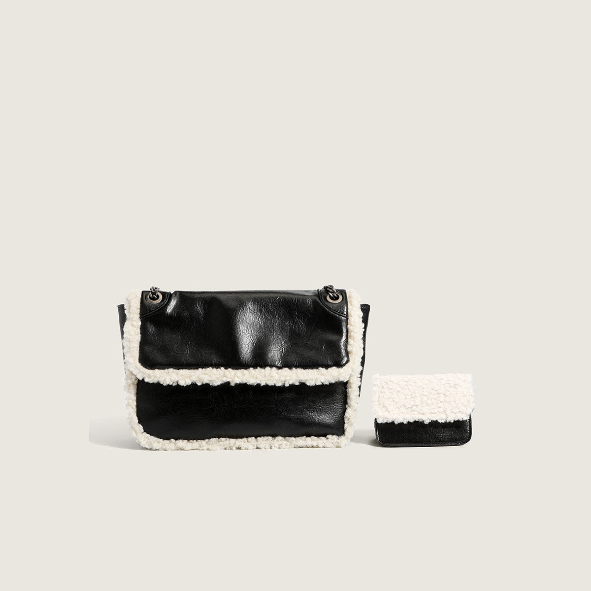 Women’s Faux Lamb Fur Chains Flap Shoulder Bags in Black image