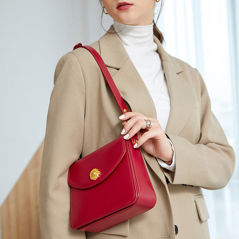 Women’s Vegan Leather Shoulder Bag with Crossbody Chains image 7