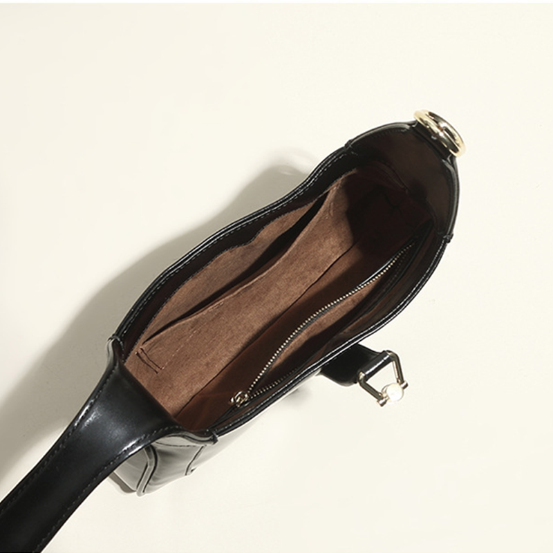 Women’s Leather Shoulder Bags with Metal Buckle image 6