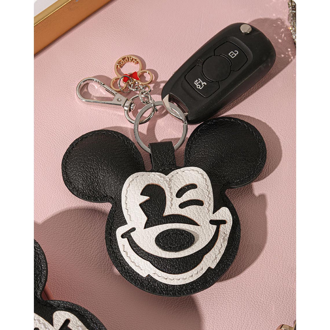 DIY Keychain Leather Kit | Make Your Own Leather Mickey Mouse Keychain - Wirkin®