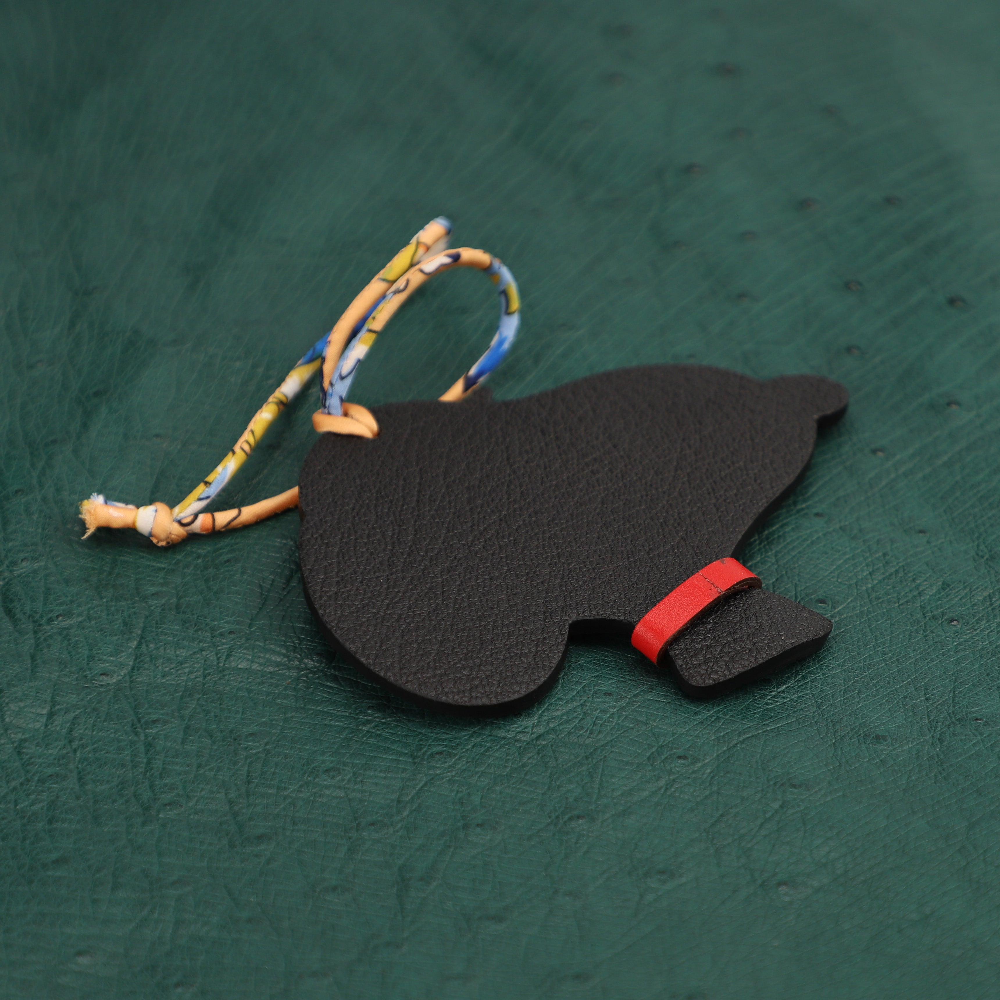 Handmade Snoopy Leather Bag Charm – Premium Genuine Leather, Unique Handcrafted Keychain Accessory