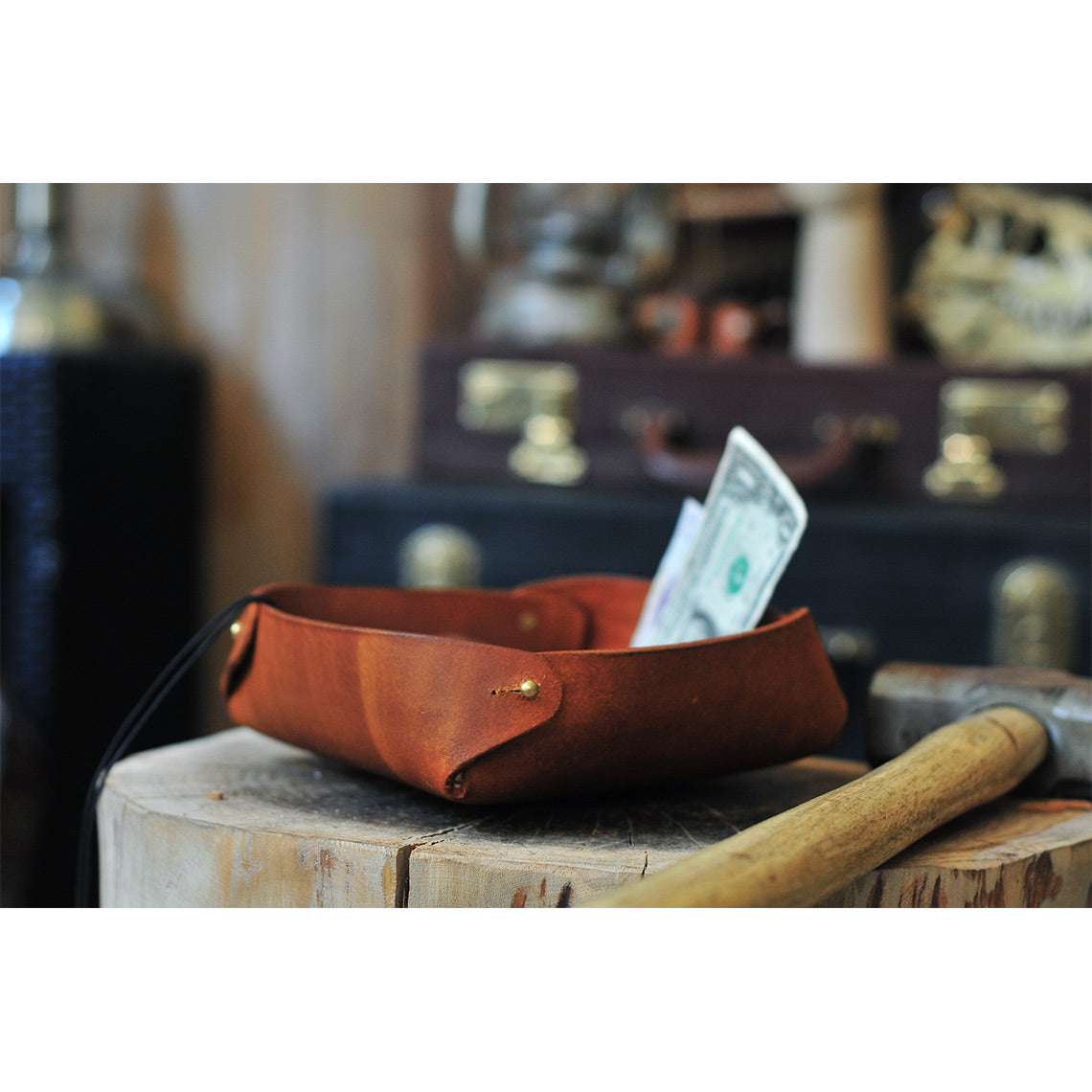 Brown Leather Round Tray | Leather Tray for Keys - Wirkin®