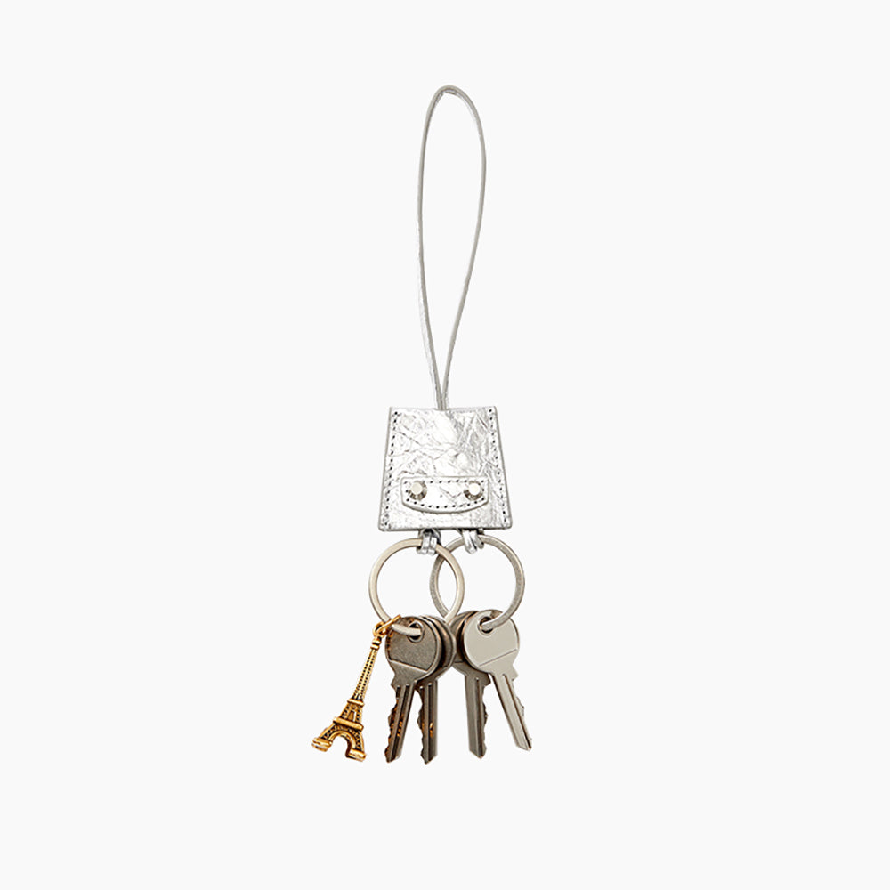 Handcrafted Vintage Leather Keychain Pendant – Unique & Creative Keyring for Bags, Accessories & Gifts