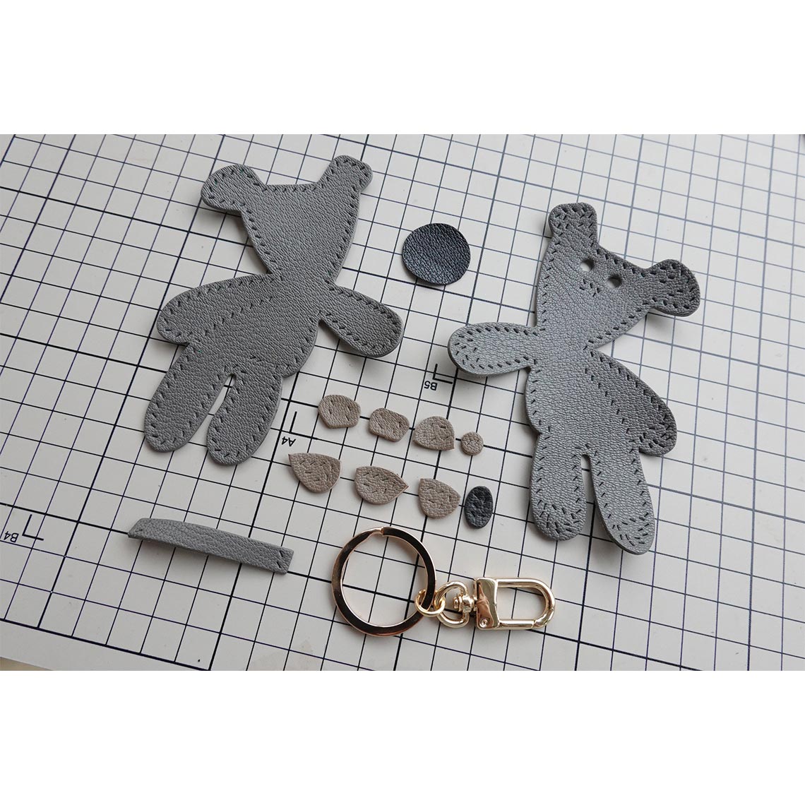 DIY Leather Keychain Kit for Teddy Bear Lovers - Wirkin®
