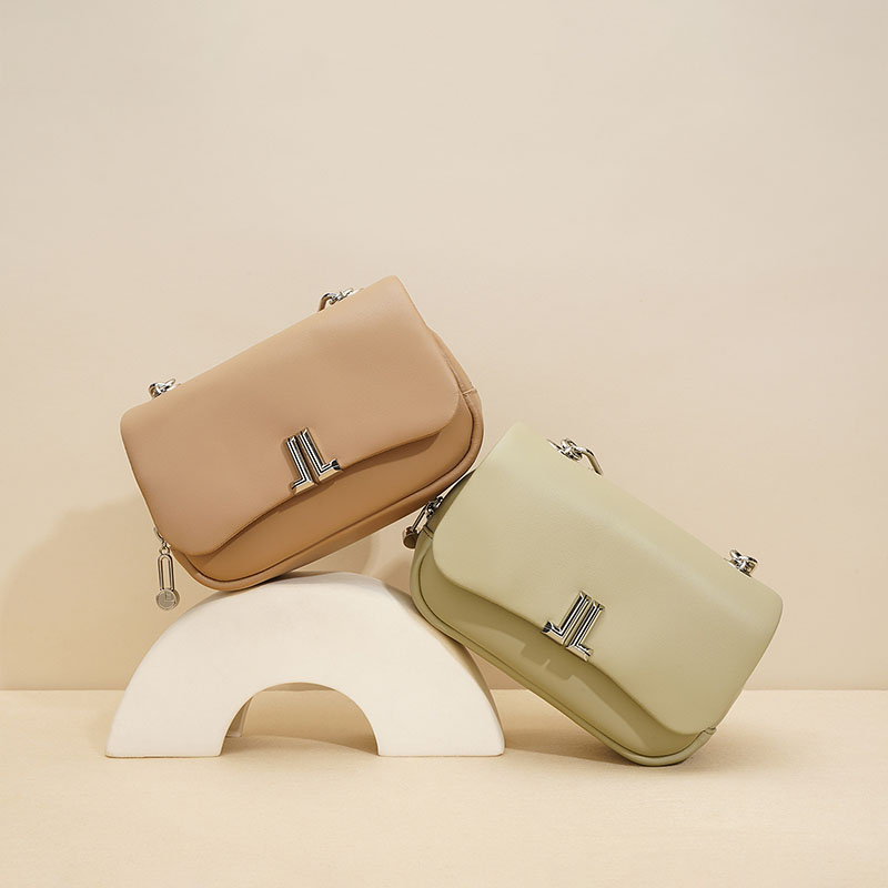 Women’s Minimalist Genuine Leather Magnetic Clasp Shoulder Crossbody Chain Handle Bags image 3