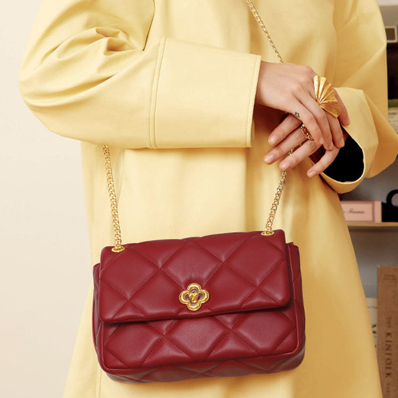 Women’s PU Material Carved Buckle Quilted Crossbody Shoulder Chain Bag image 4