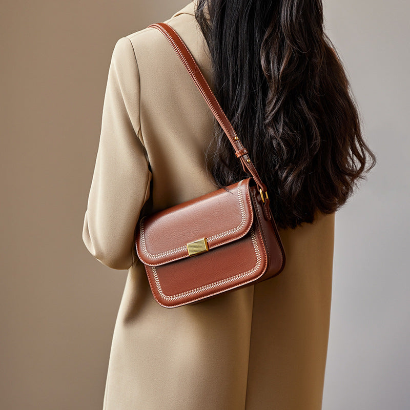 Women’s Vintage Magnetic Closure Crossbody Shoulder Baguette Bag in Genuine Leather image 4