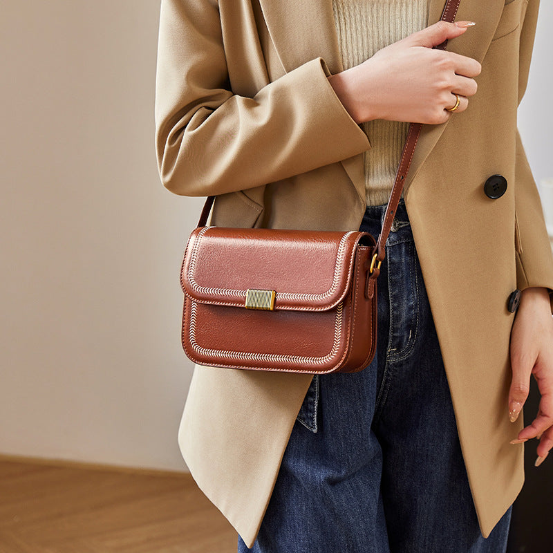 Women’s Vintage Magnetic Closure Crossbody Shoulder Baguette Bag in Genuine Leather image 5