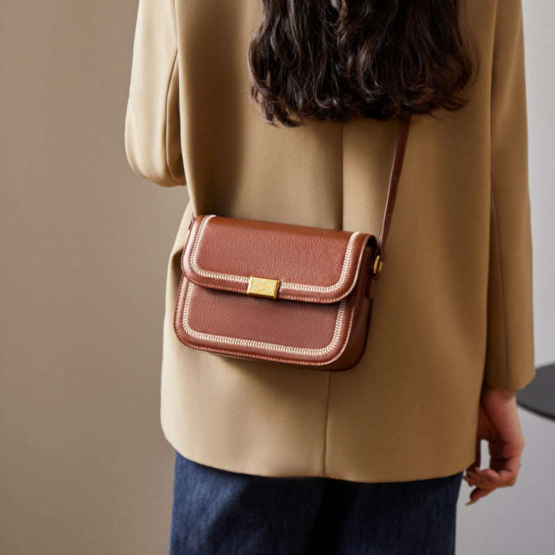 Women’s Vintage Magnetic Closure Crossbody Shoulder Baguette Bag in Genuine Leather image 6