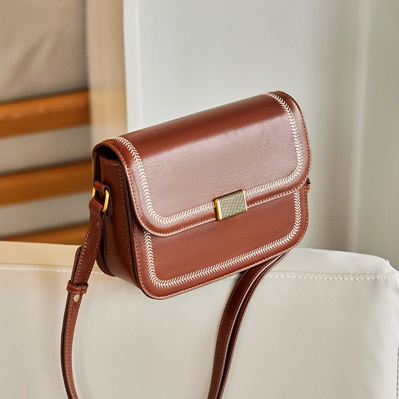 Women’s Vintage Magnetic Closure Crossbody Shoulder Baguette Bag in Genuine Leather image 2