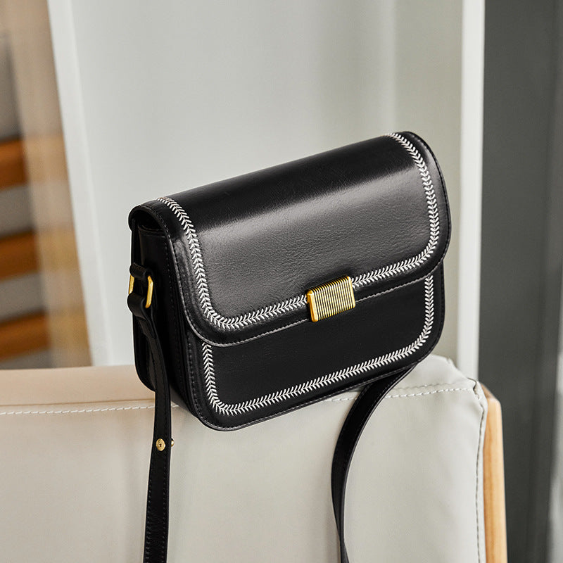 Women’s Vintage Magnetic Closure Crossbody Shoulder Baguette Bag in Genuine Leather image 7