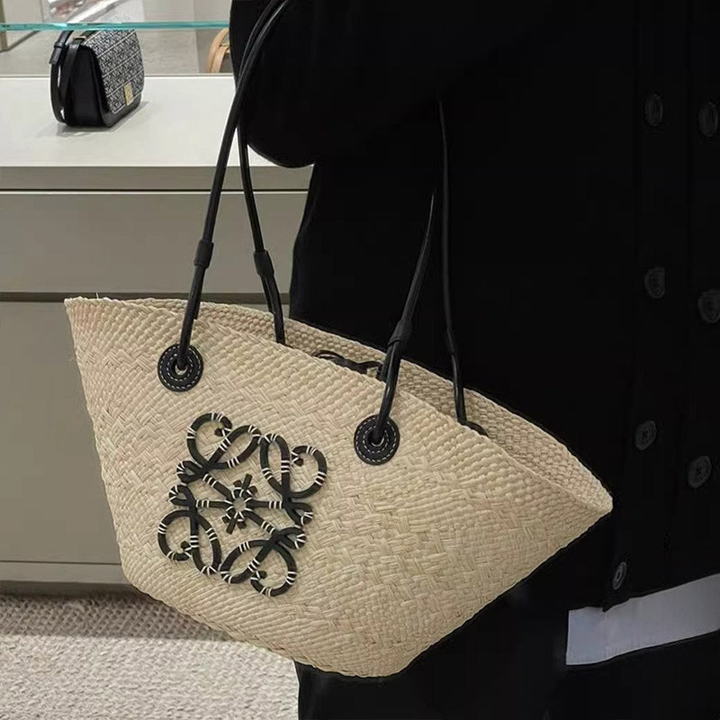 Women’s Woven Straw Shoulder Tote Bag image 9