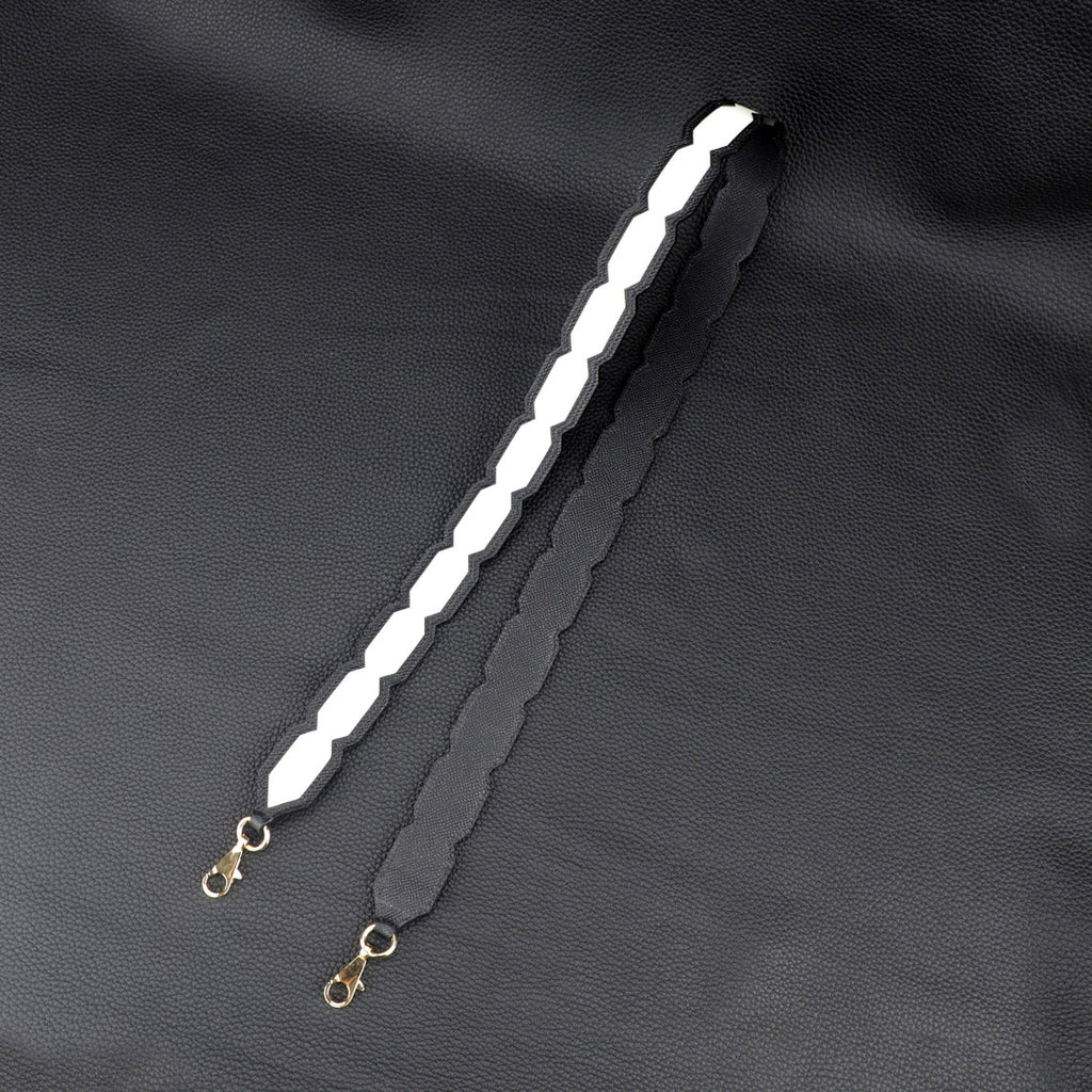 Artisanal Black & White Epsom Leather Bandoulière: Hand-Stitched Detachable Crossbody/Shoulder Strap