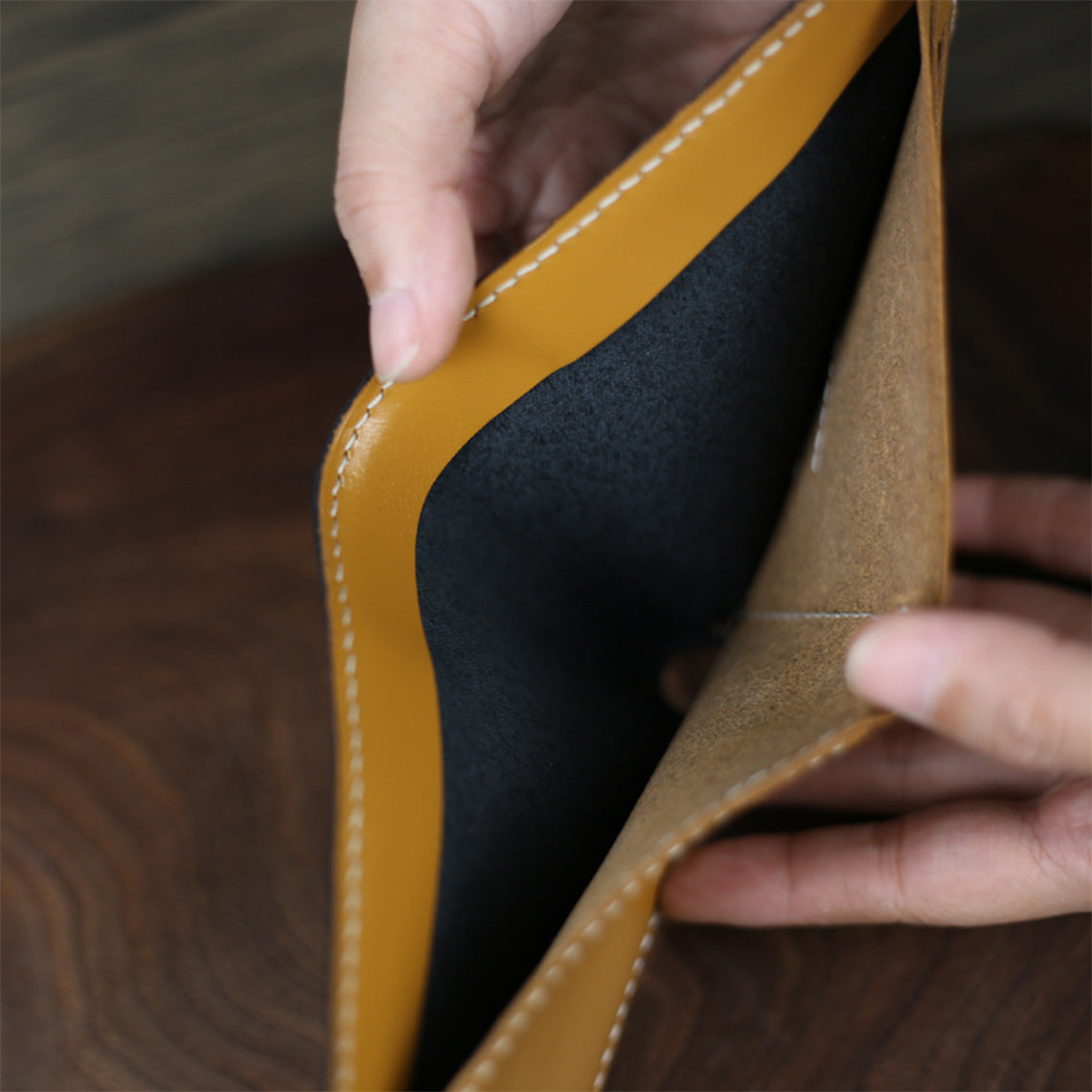 DIY Minimalistic Leather Wallet | Make Your Own Wallet - Wirkin™