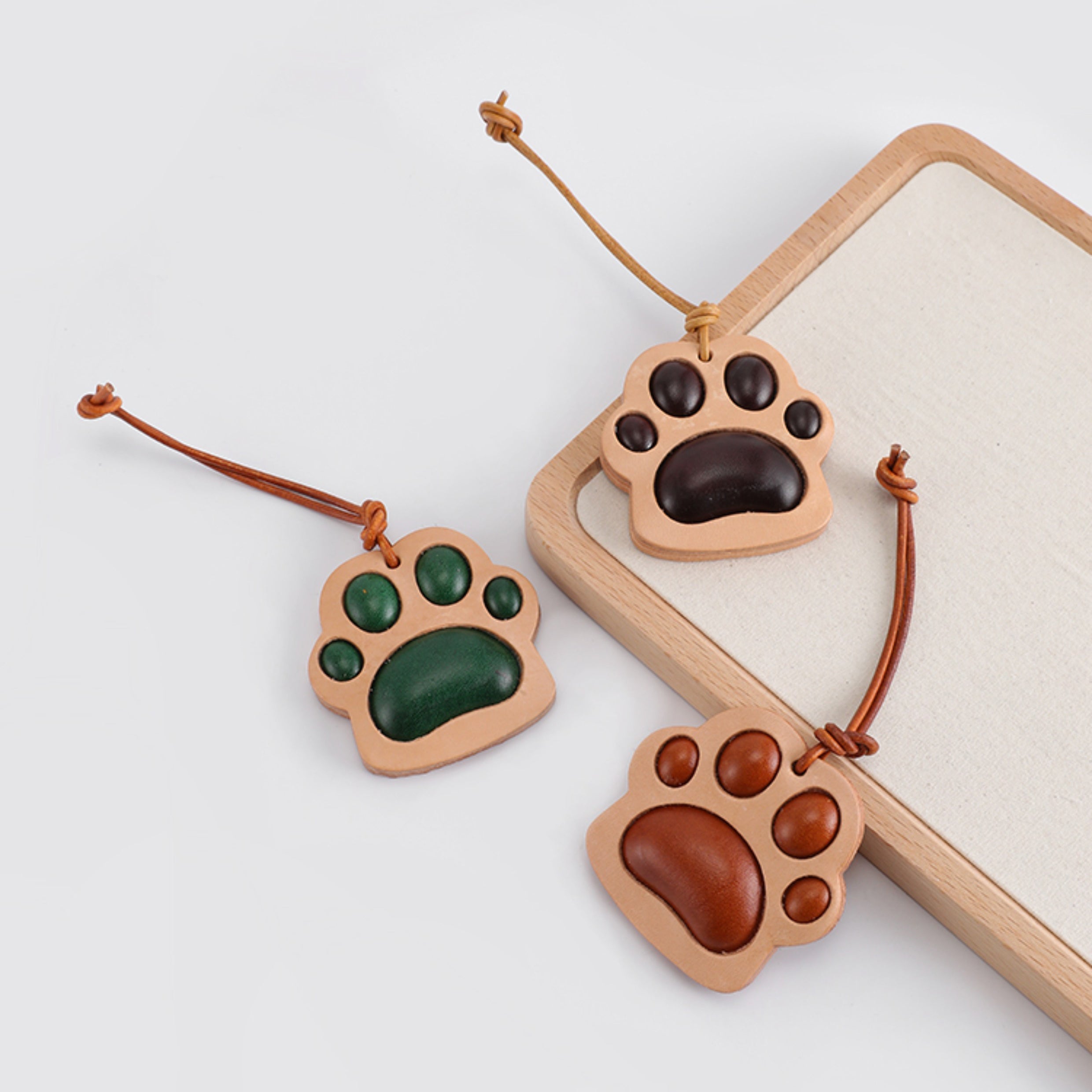Cat paw charm, handmade wooden multi-color car accessory, bag keychain, backpack cute decorative pendant