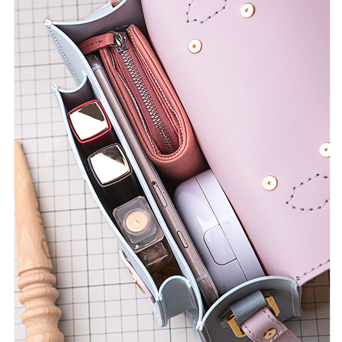 Size of Women Small Fashion Leather Crossbody Bag Pattern DIY Kit Wirkin™ 